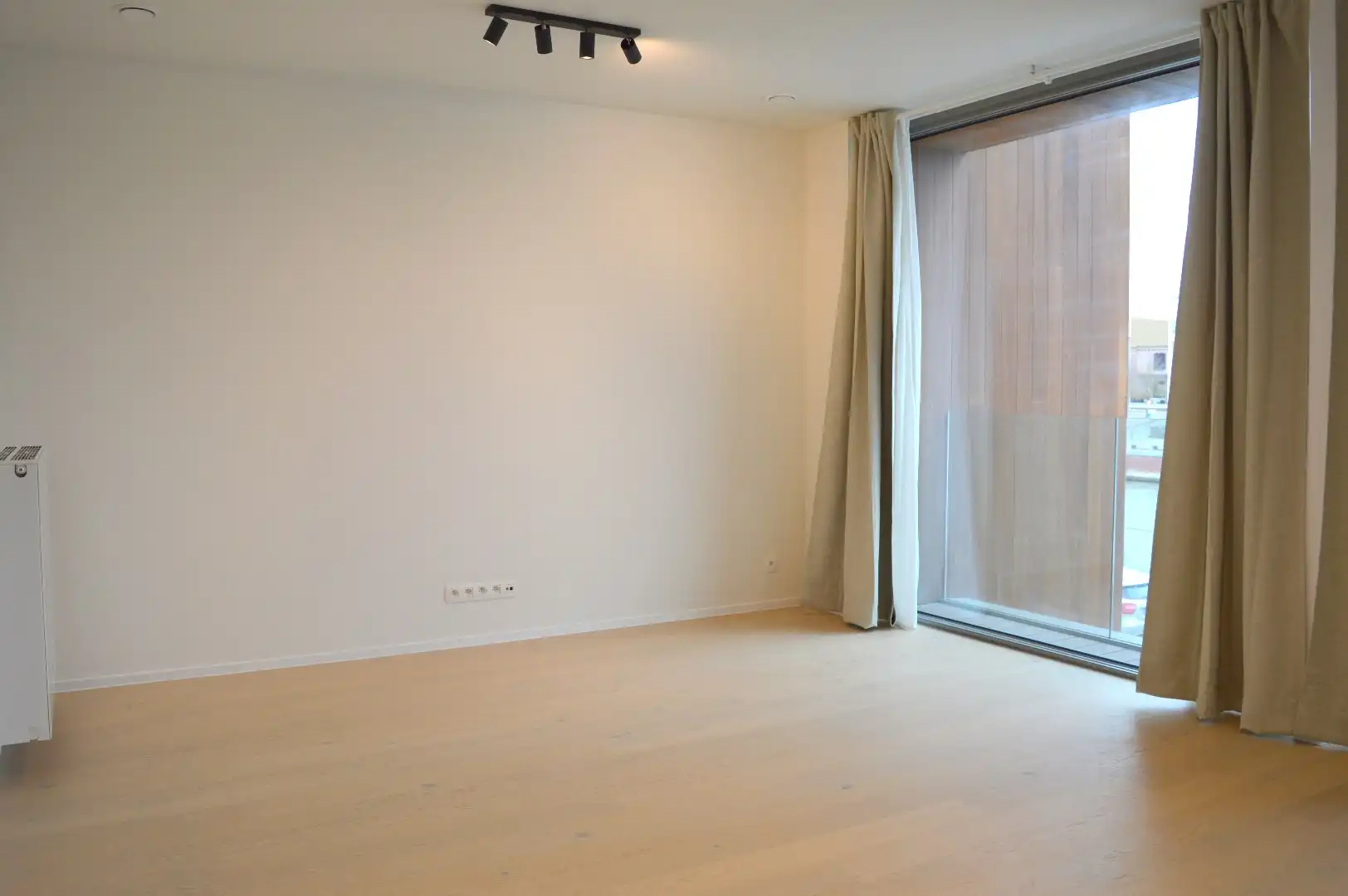 Recent appartement te koop in Kortrijk met frontaal zicht op de Leie foto 6