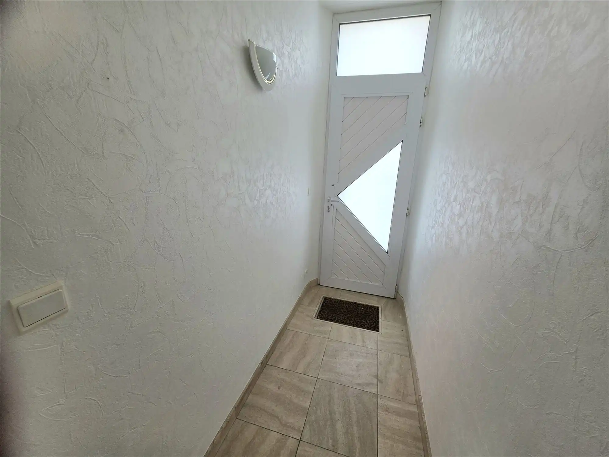 gezinswoning met 3 slaapkamers en tuin foto 2