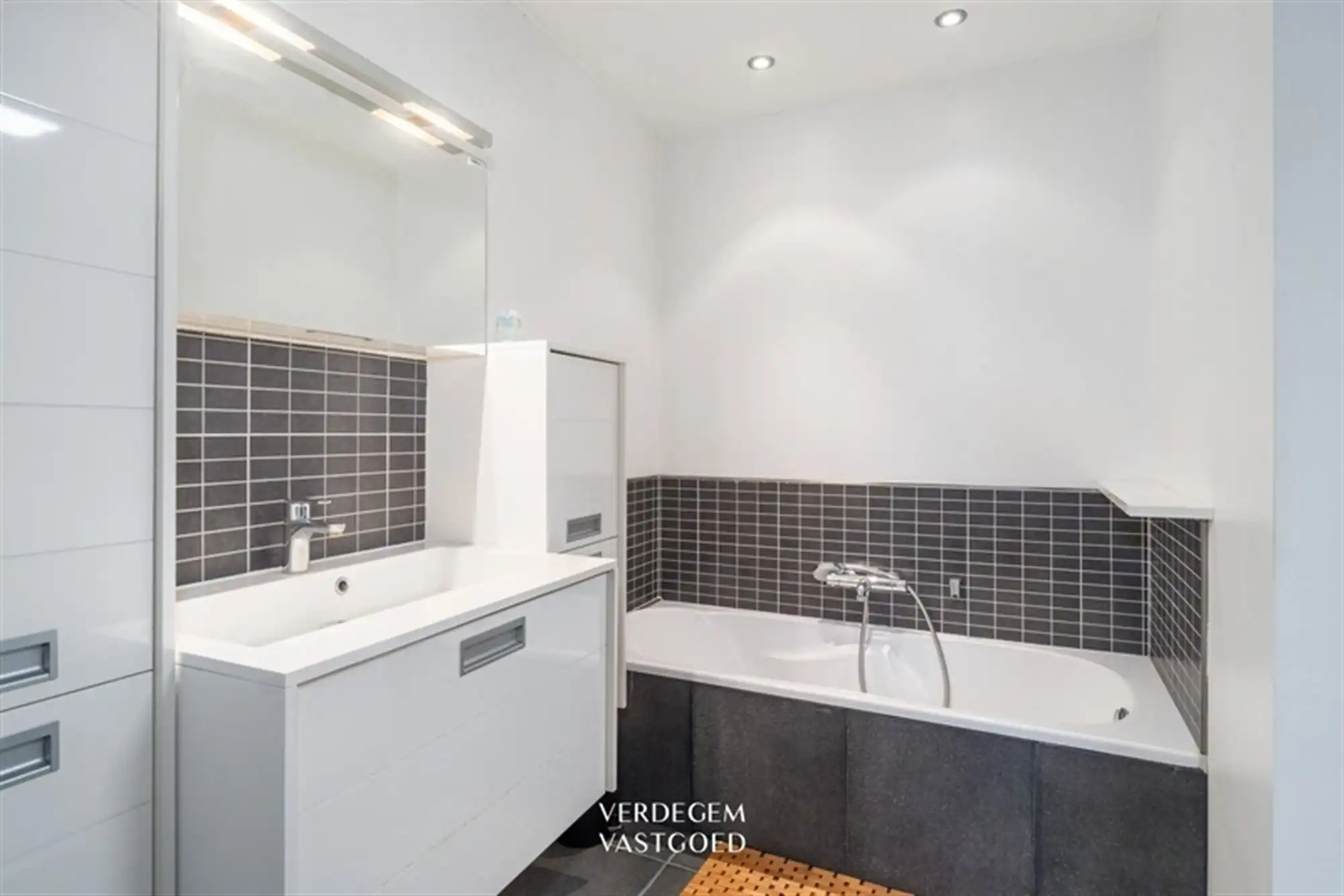 Goeddraaiende broodjeszaak met woonst aan Ten Doorn foto 14