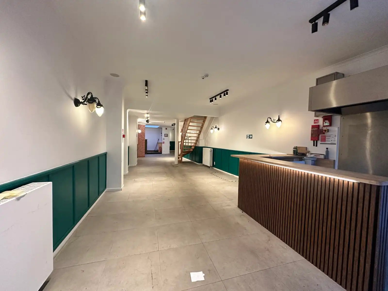 Horeca + triplex appartement te huur in Hoogstraat foto 4
