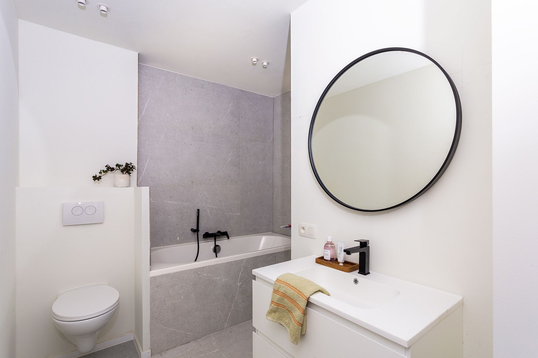 Luxueus gerenoveerde penthouse met riant zonneterras  foto 9