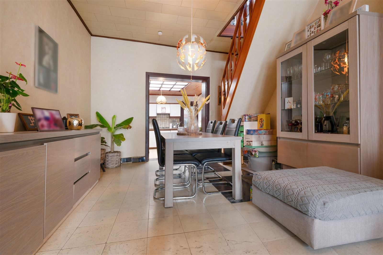 Instapklare rijwoning in rustige straat te Nieuwerkerken foto 8