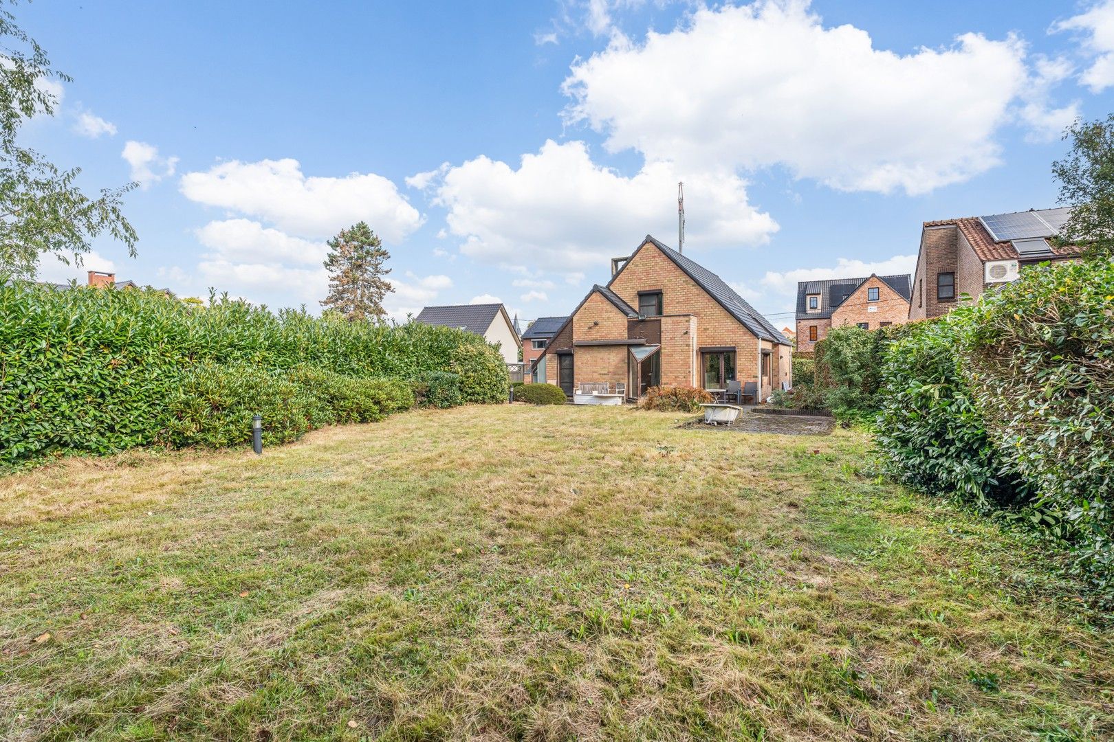 🏡 Ruime gezinswoning op toplocatie in het centrum van Helchteren foto 3