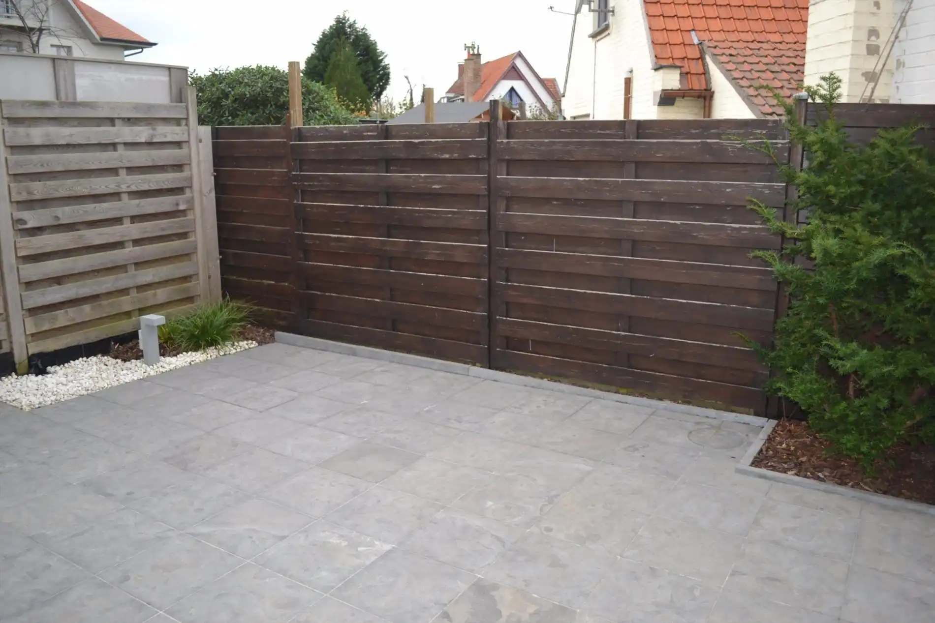 Prachtige moderne hoekwoning met terras, garage en 2 slaapkamers te Koksijde  foto 2