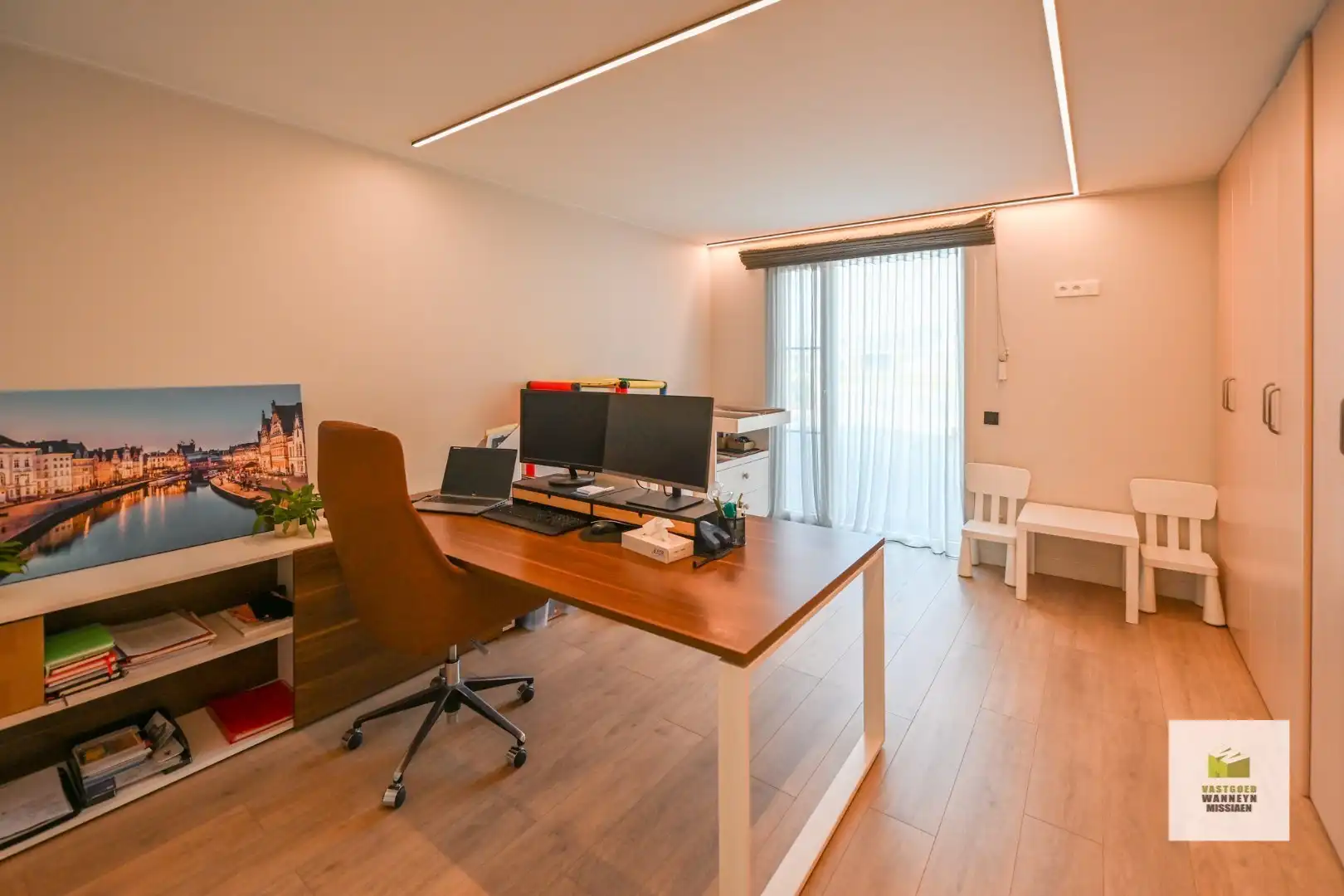 Perfect instapklare woning met 4 slaapkamers en kantoor/praktijkruimte met aparte ingang (21 m²) foto 9