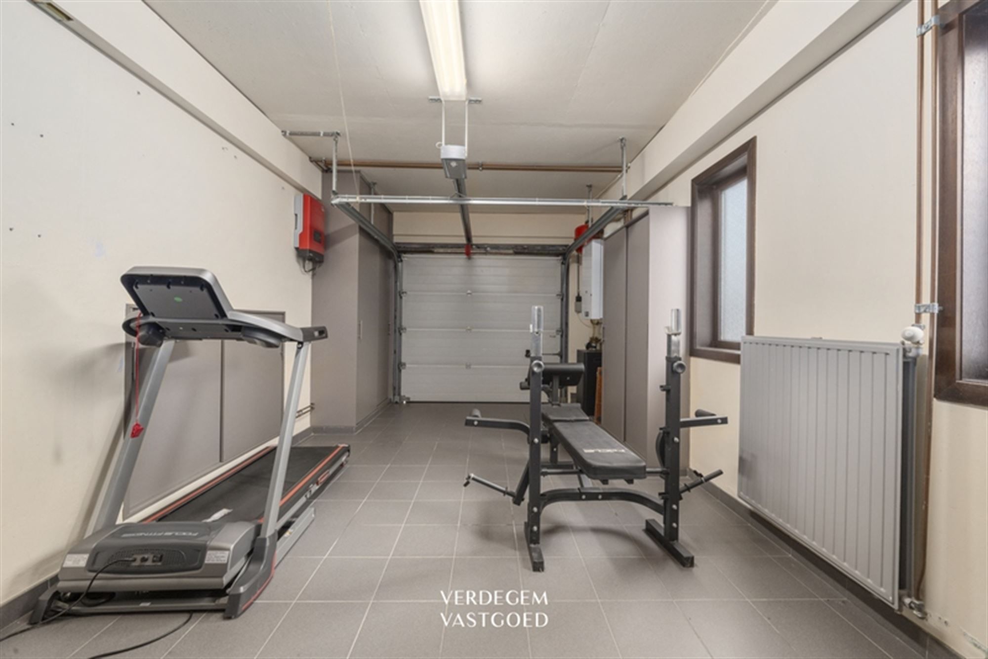 Verrassend ruime woning met 3+1 slaapkamers en heerlijke veranda foto 10
