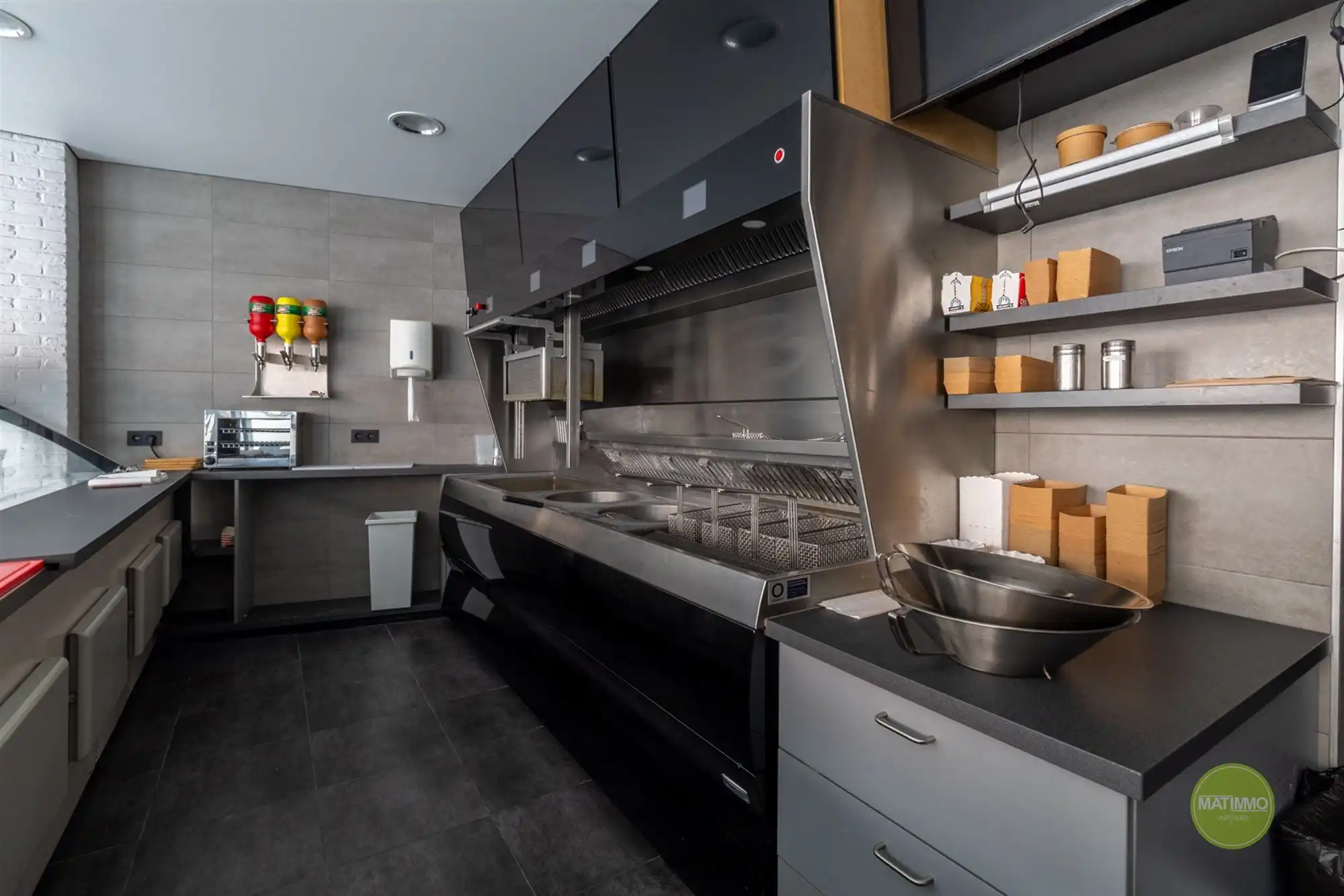 Commercieel handelspand met duplex appartement in Balen foto 4