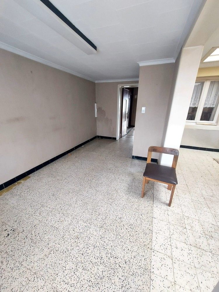 Ruime te renoveren woning foto 6