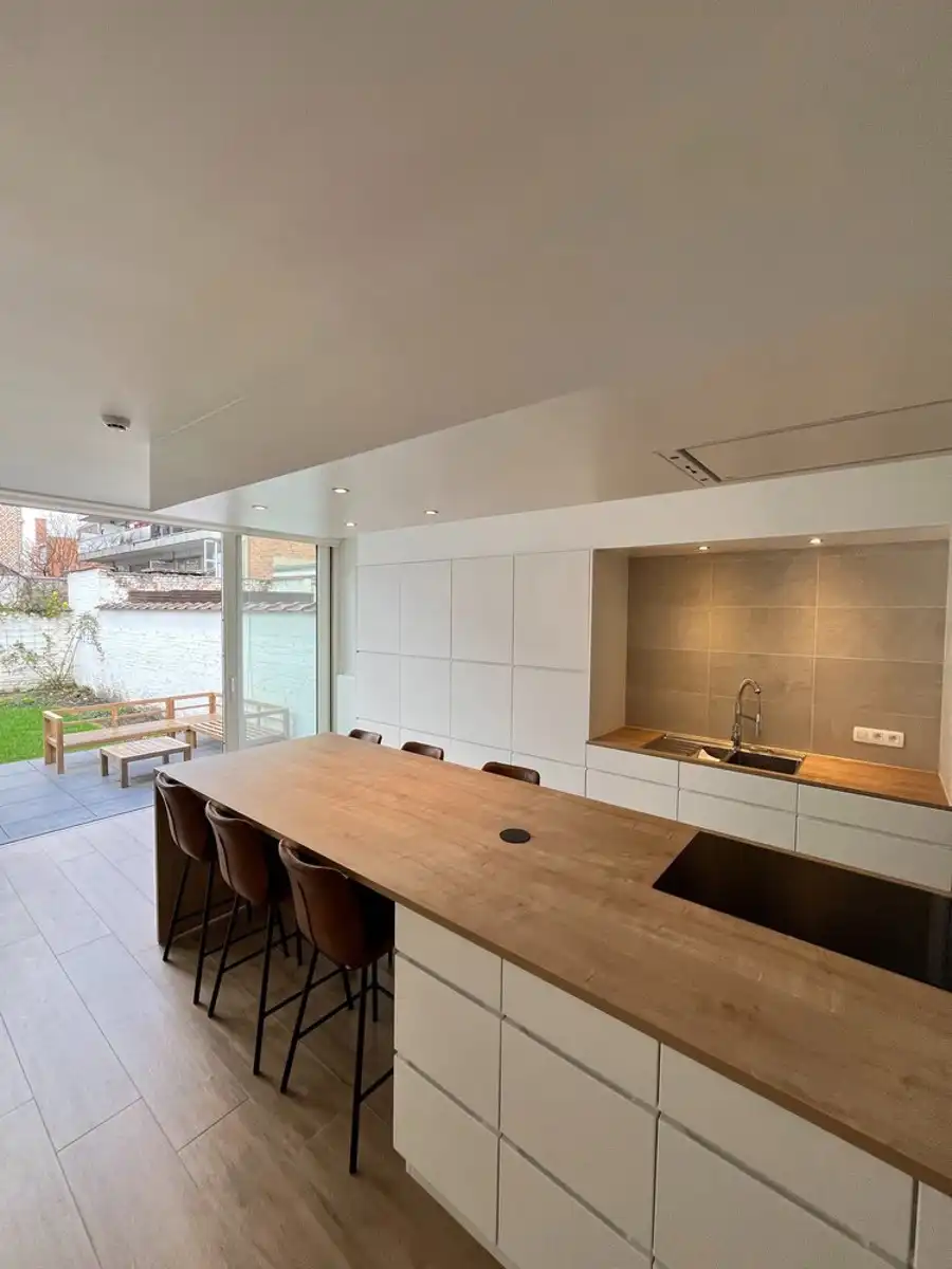 Gerenoveerd duplex appartement met tuin in centrum Leuven te huur foto 10