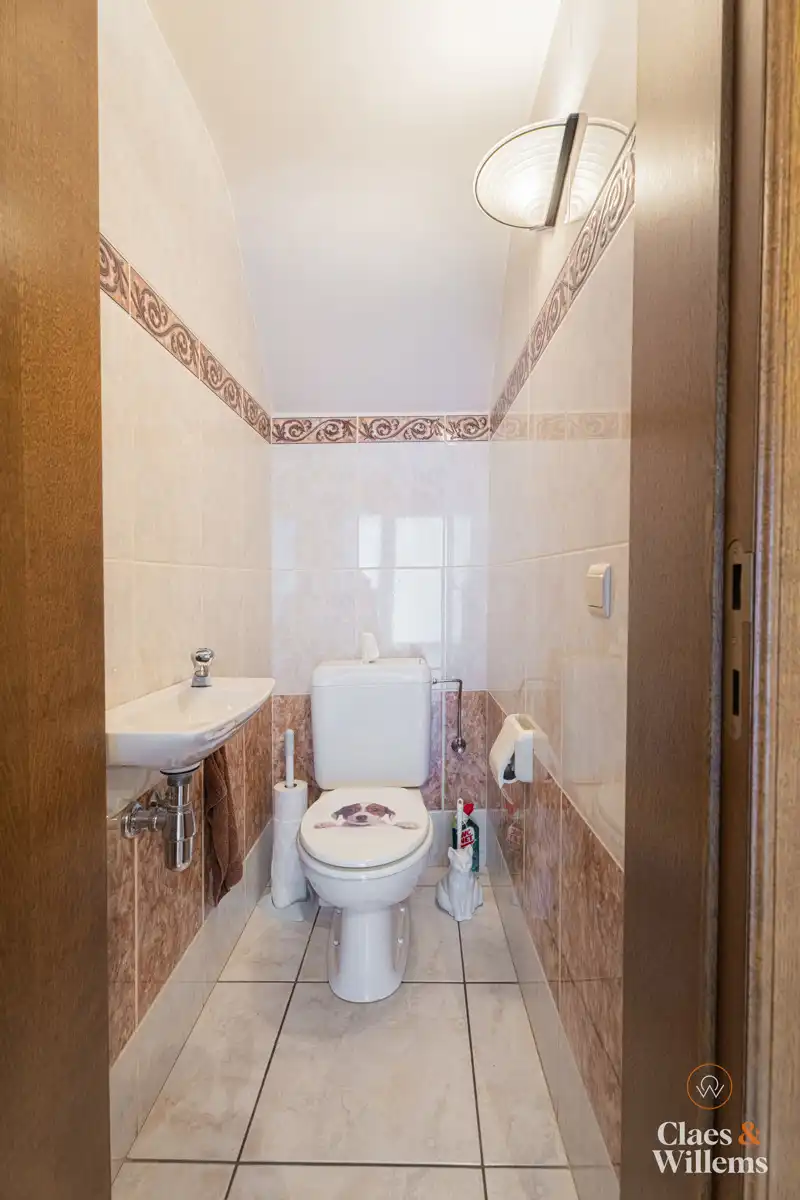 Gezinswoning met garage en airco in Ninove, goed gelegen nabij bus en trein foto 20