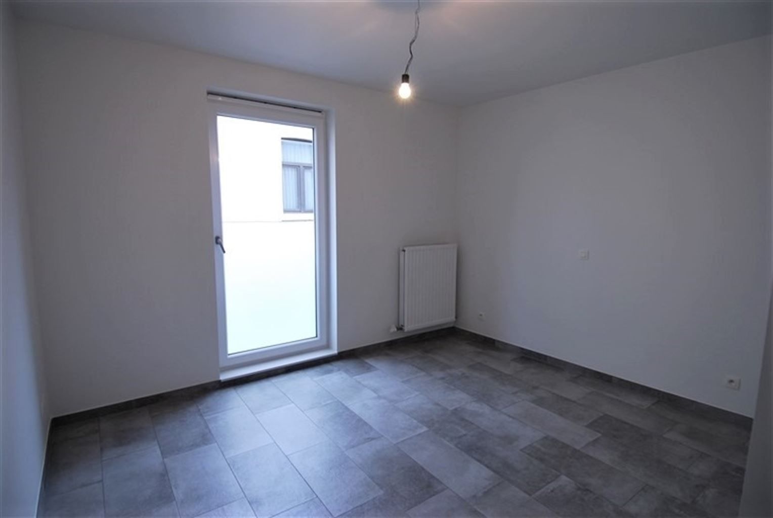 Prachtig appartement met 2 slaapkamers, gelegen in het centrum van Maaseik. foto 5