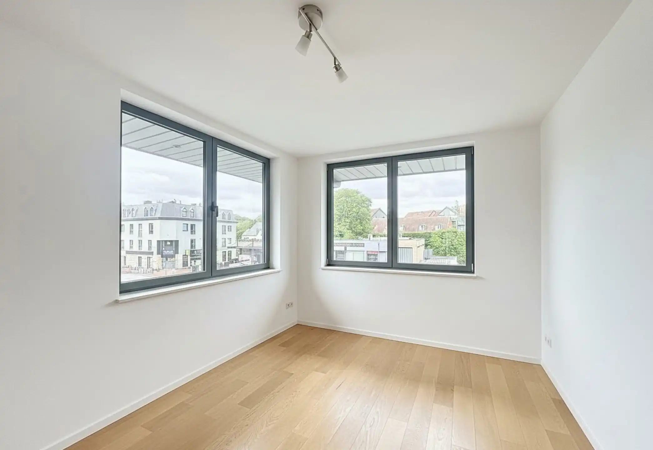 Appartement met 2 slaapkamers en terras, centrum van Waterloo foto 10