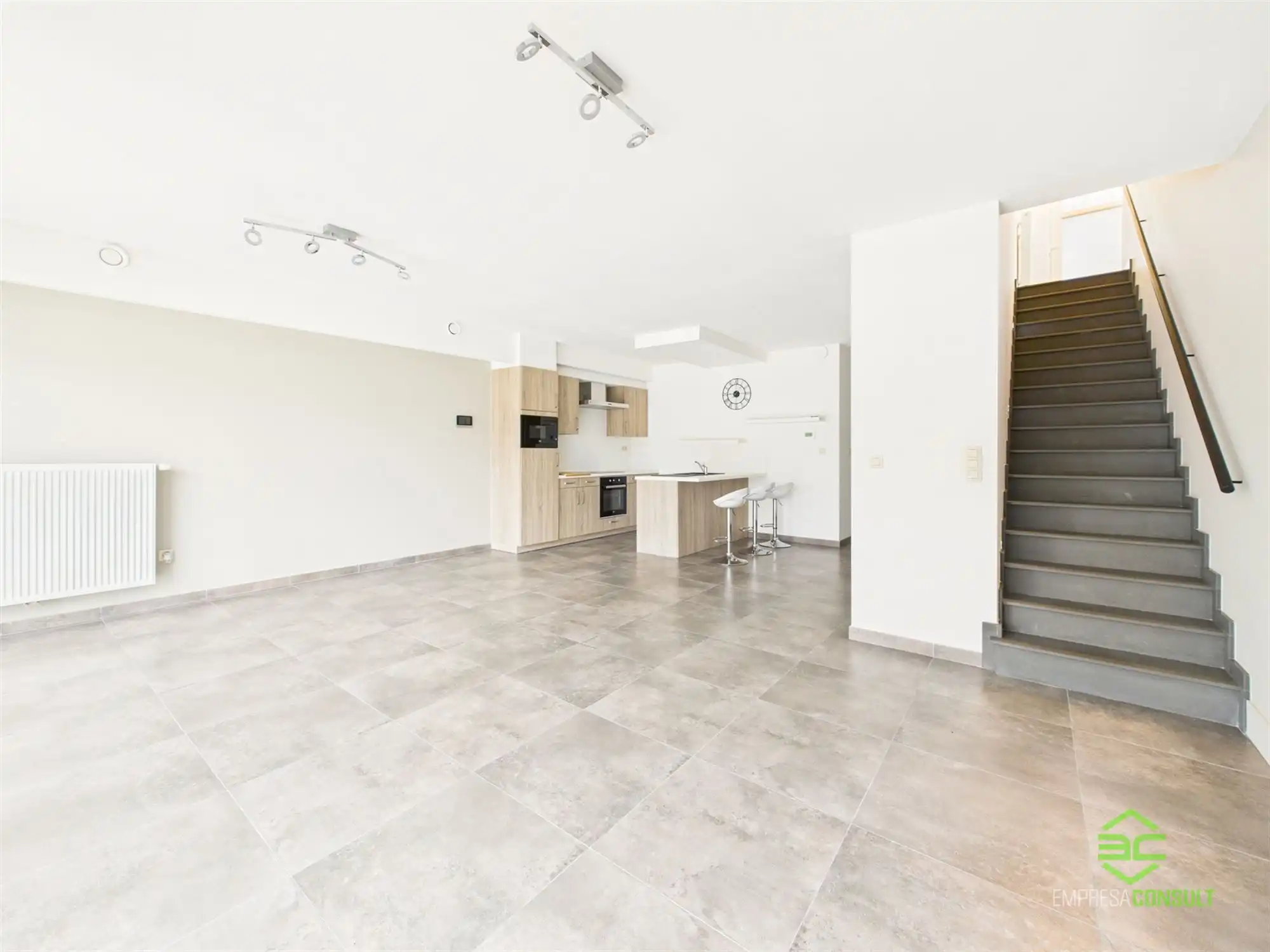 Instapklare gezinswoning met 3 slpk op 1km van het centrum! foto 9