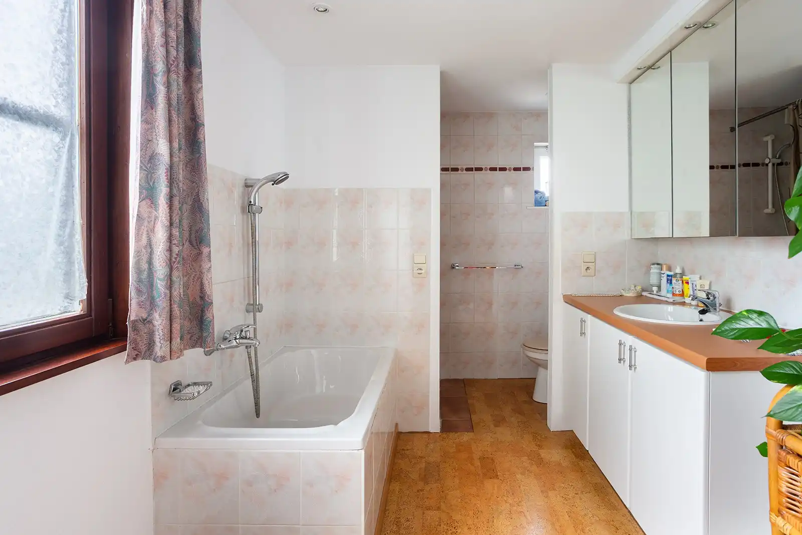Woning met veel potentieel en zuidwestgerichte stadskoer  foto 13