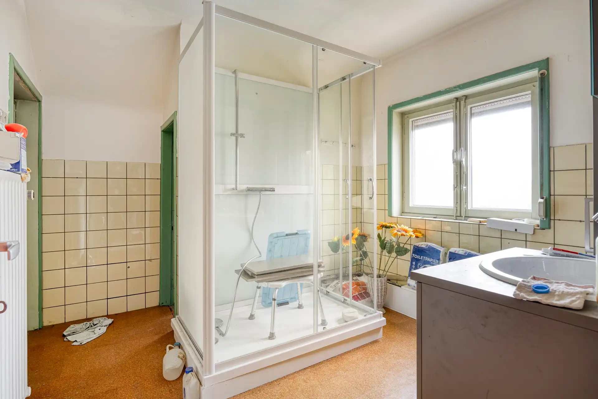Ruime woning met 3 slaapkamers op vlot bereikbare ligging (Genkersteenweg). foto 7