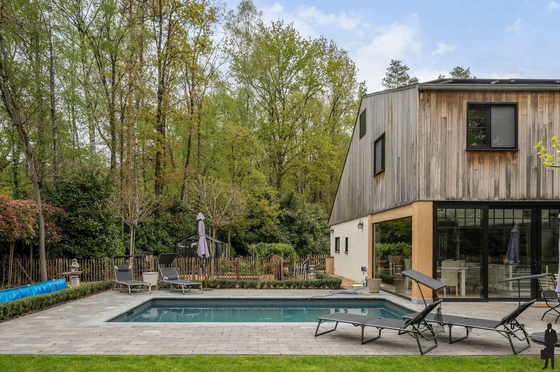 Volledige gerenoveerde villa te koop foto 62