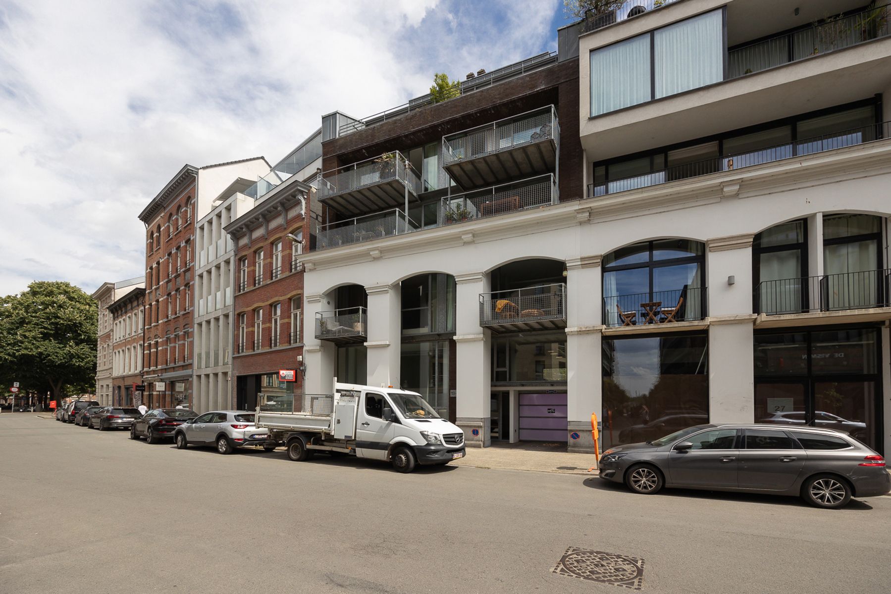 Commerciële ruimte met tuin en parking op ’t Zuid foto 2