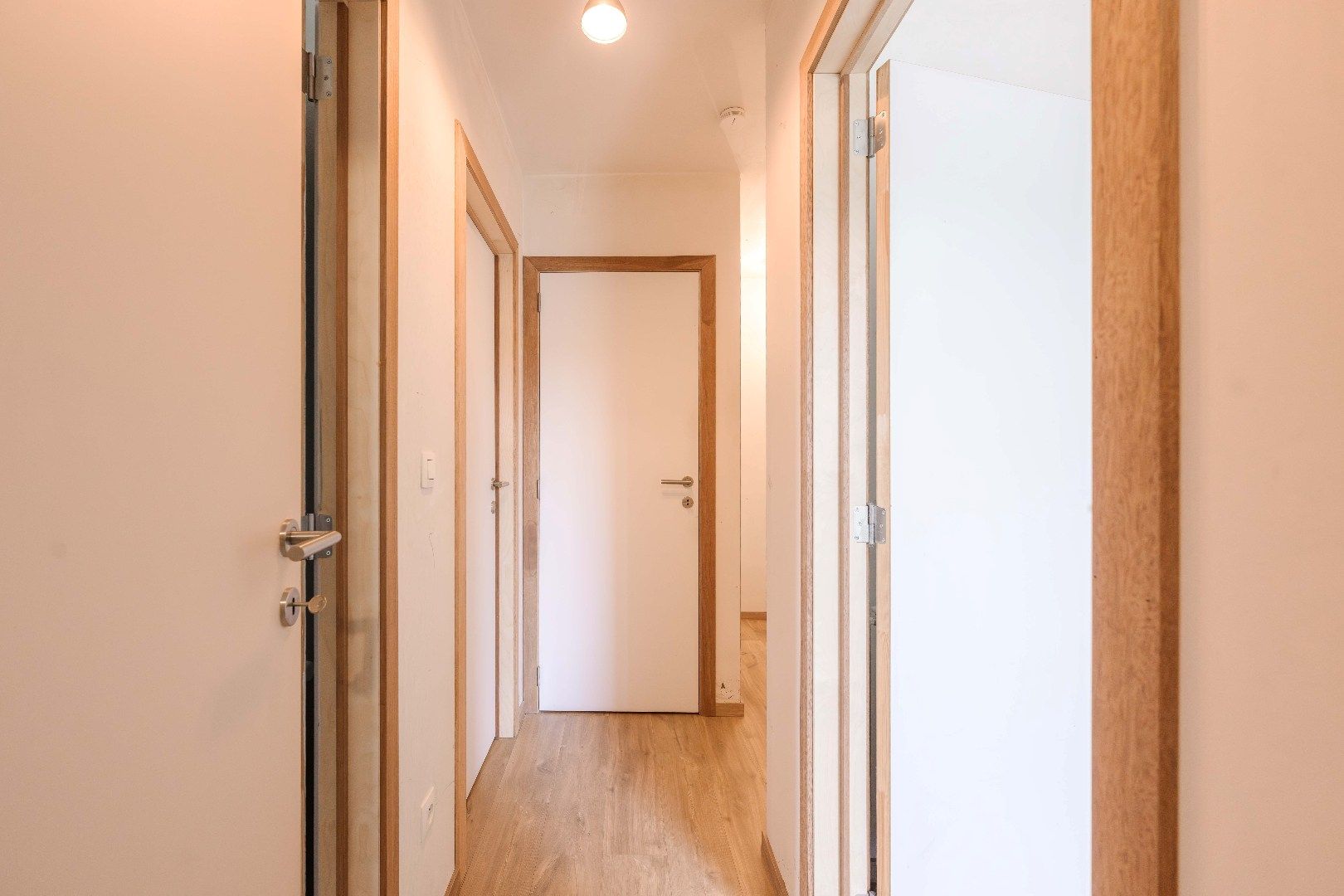 MODERNE BEN-WONING MET 3 SLPKS | TUIN EN PRIVATE STAANPLAATS foto 18