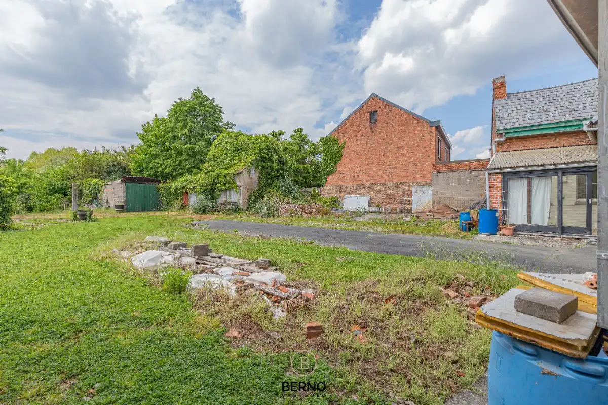 Totaal te renoveren woning op prachtig perceel van 1.170 m² foto 14