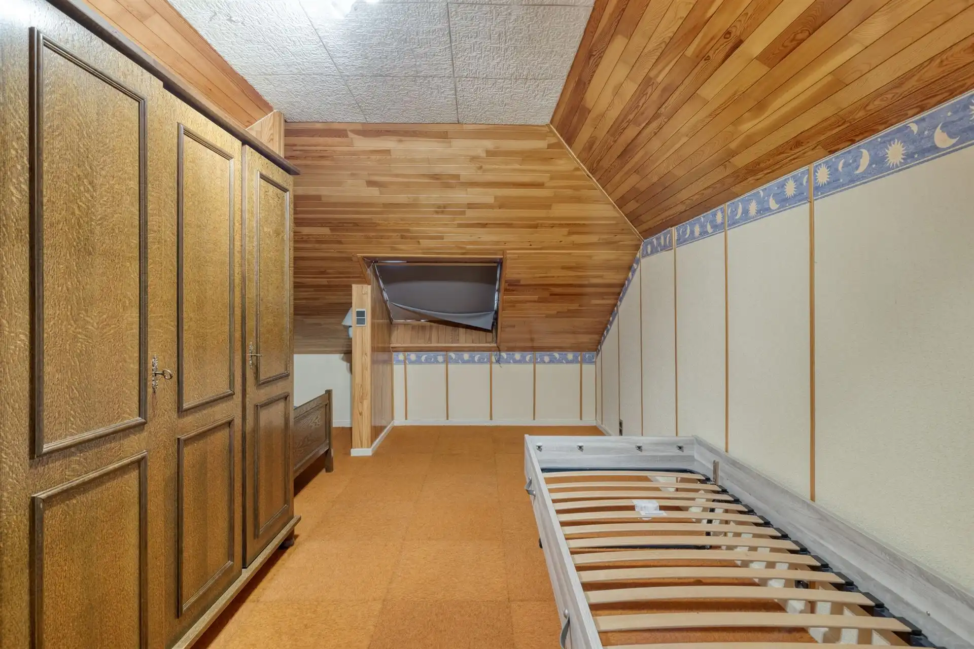 Laagbouwwoning met 2 slaapkamers, garage en tuin.  foto 15