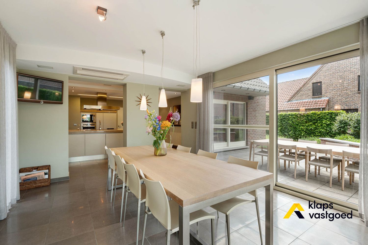 Uitzonderlijk mooie villa op 2.114 M2 in Kinrooi. foto 11