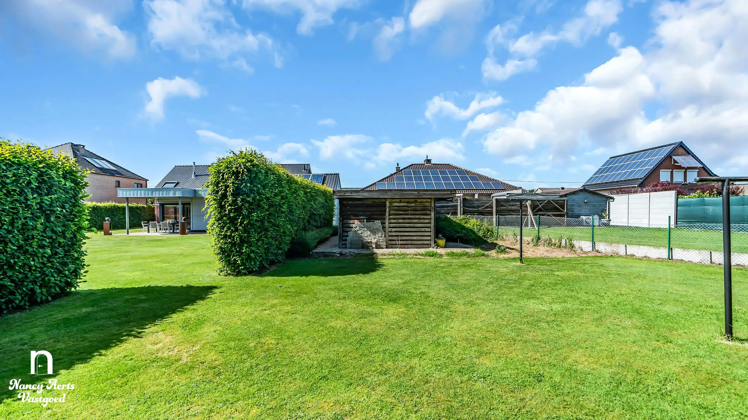 Luxe villa met karakter en hedendaags comfort in het groen foto 32