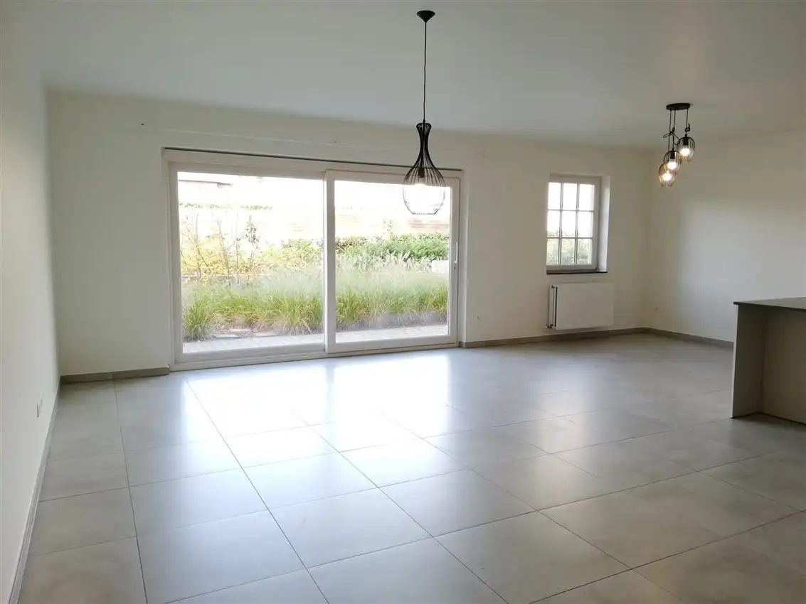 Gelijkvloers app. met 2 slpk., terras en garage, rustigere ligging foto 6