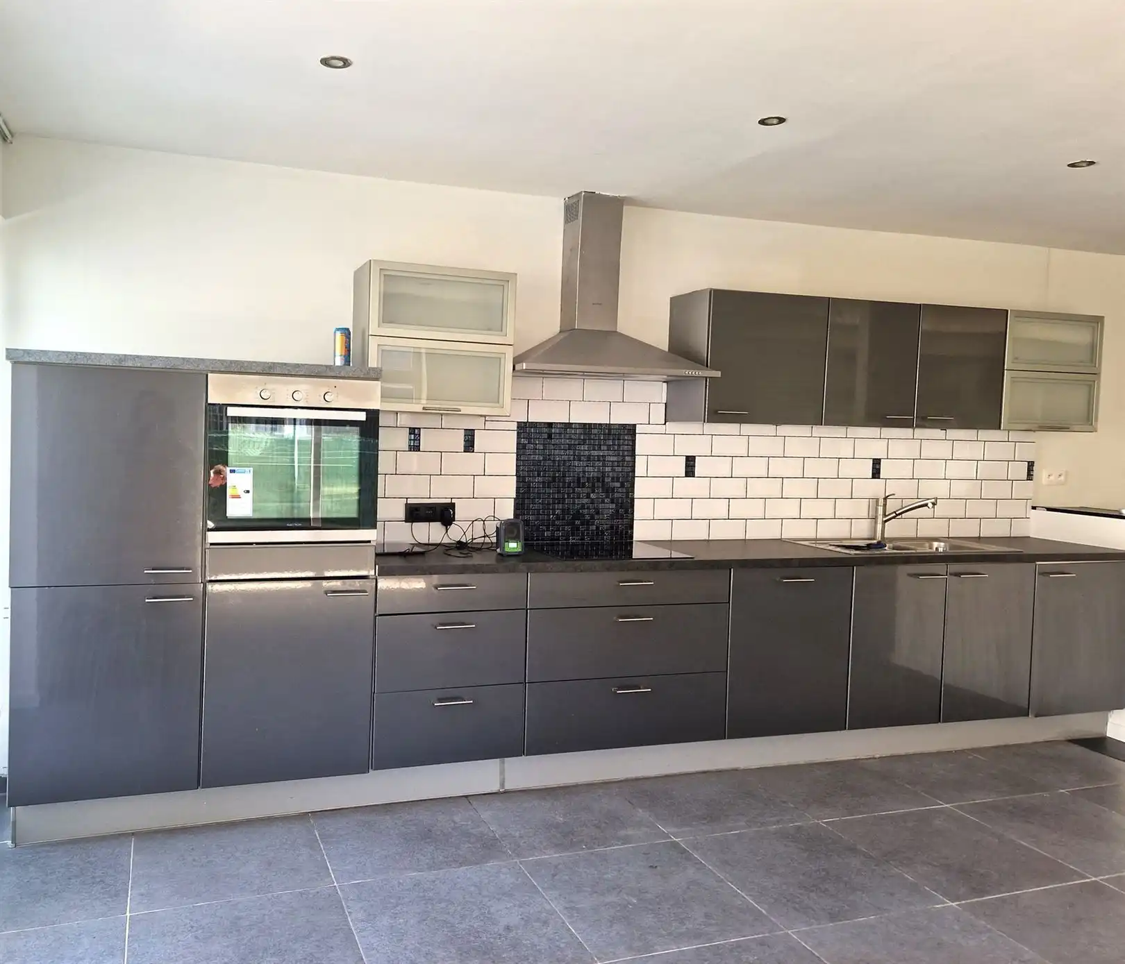 Instapklare woning  (HOB) gelegen in een rustige wijk. foto 3