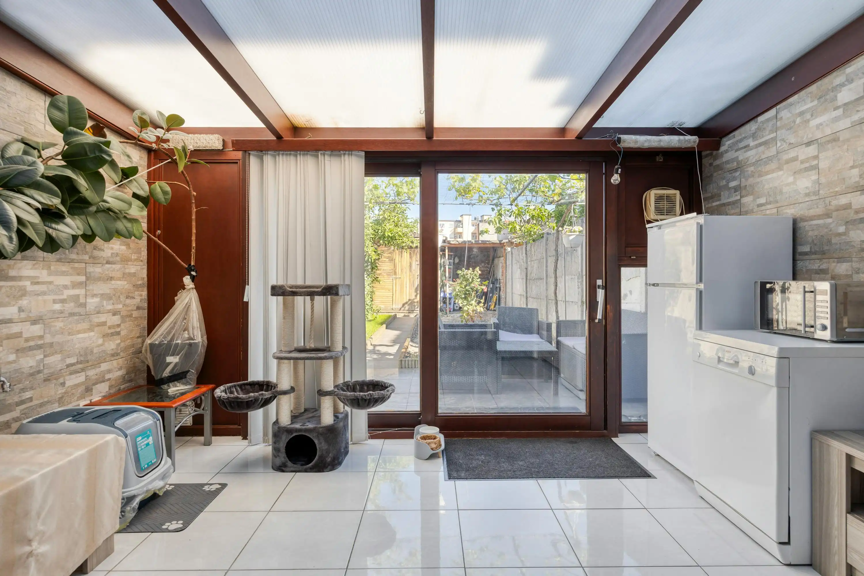 Instapklaar huis met 3 slaapkamers te koop in Merksem foto 9