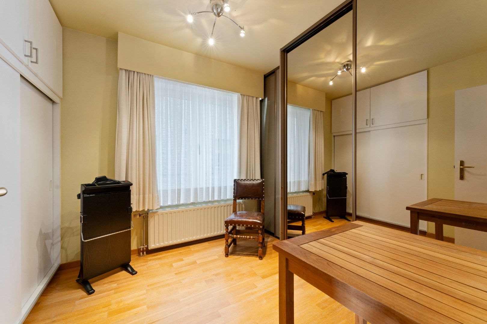 Breed hoekappartement met groot terras foto 15