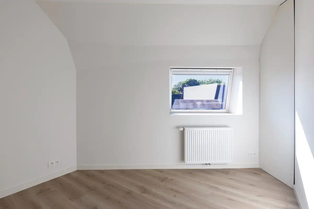 Gerenoveerde woning met 3 slaapkamers! foto 13