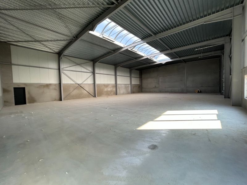 KMO-UNIT van 600 m² gelegen op TOPLOCATIE – nabij E-40 – afrit Erpe Mere foto 4