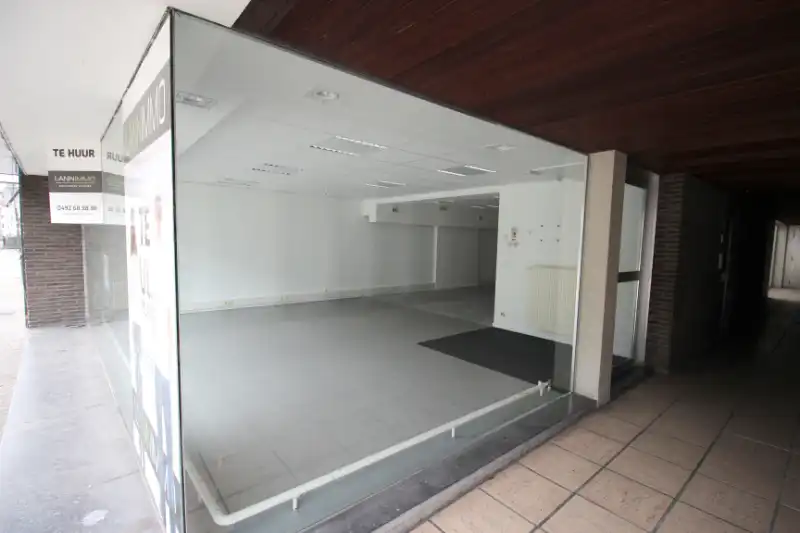 Kantoorruimte op de Markt van Deinze foto 2