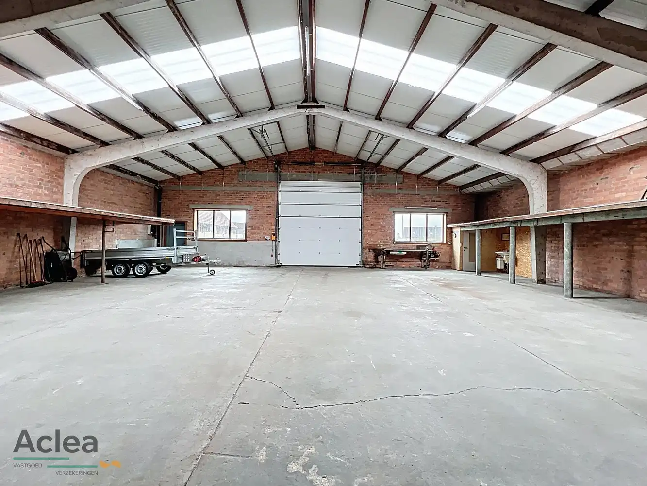 Comfortabele woning met ruime loods foto 24