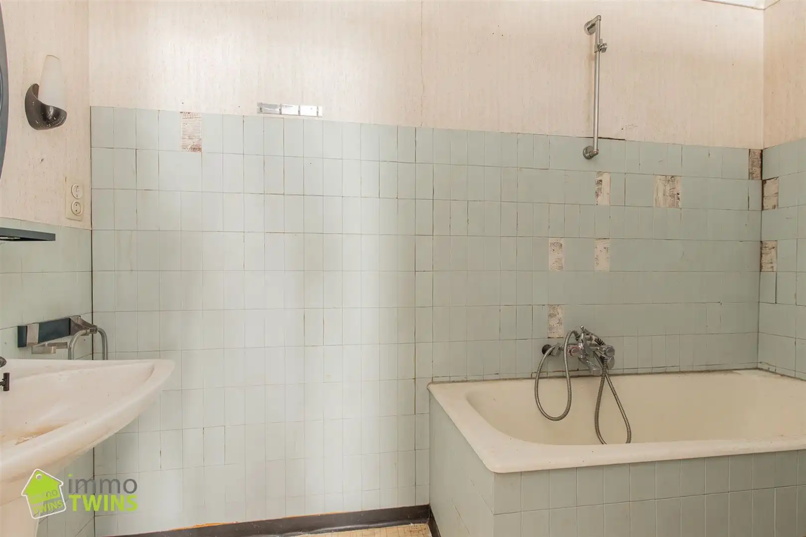 Handelswoonst op commerciële topligging te Moerzeke/Kastel  foto 15