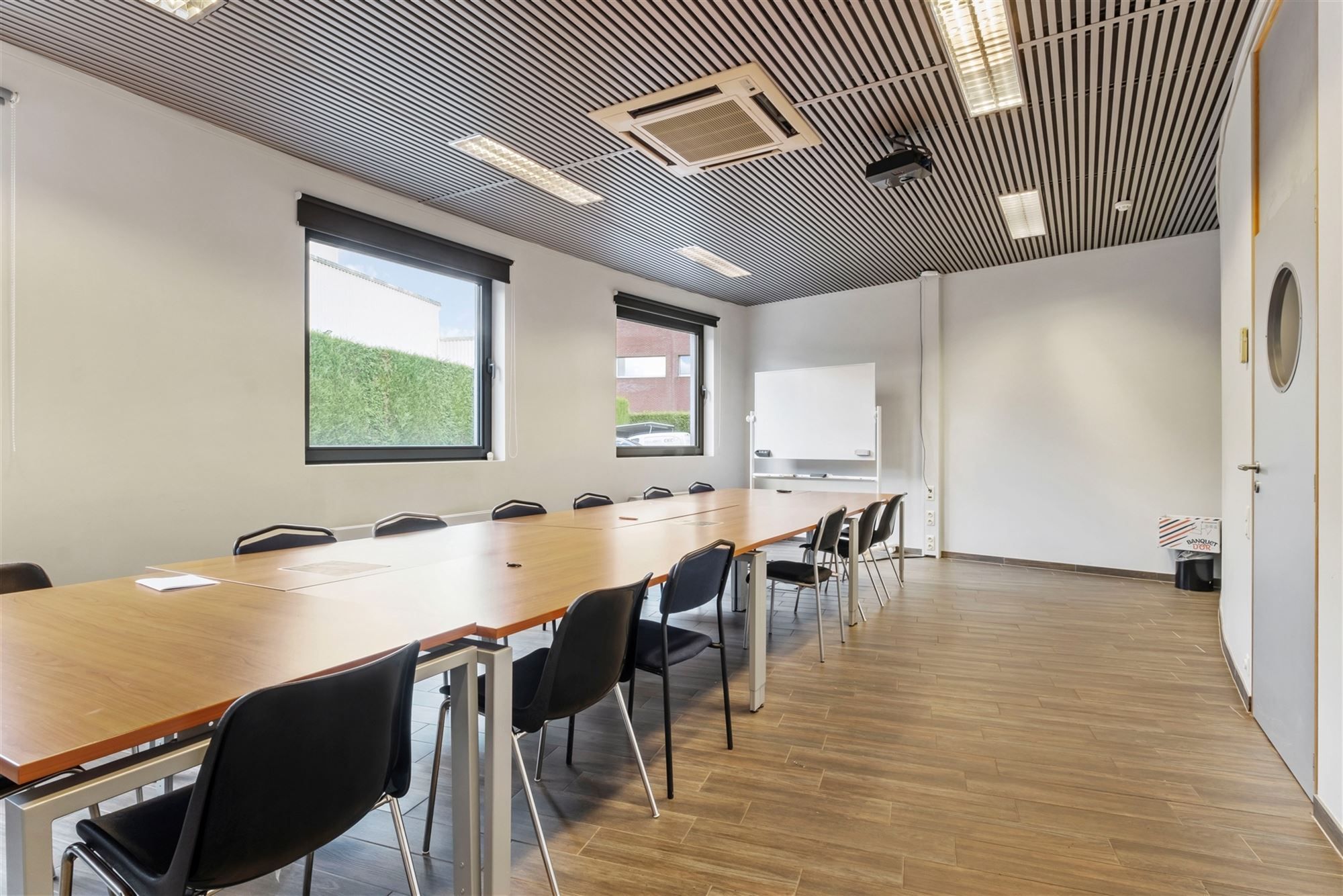 Instapklaar kantorencomplex op toplocatie ten zuiden van Gent foto 29