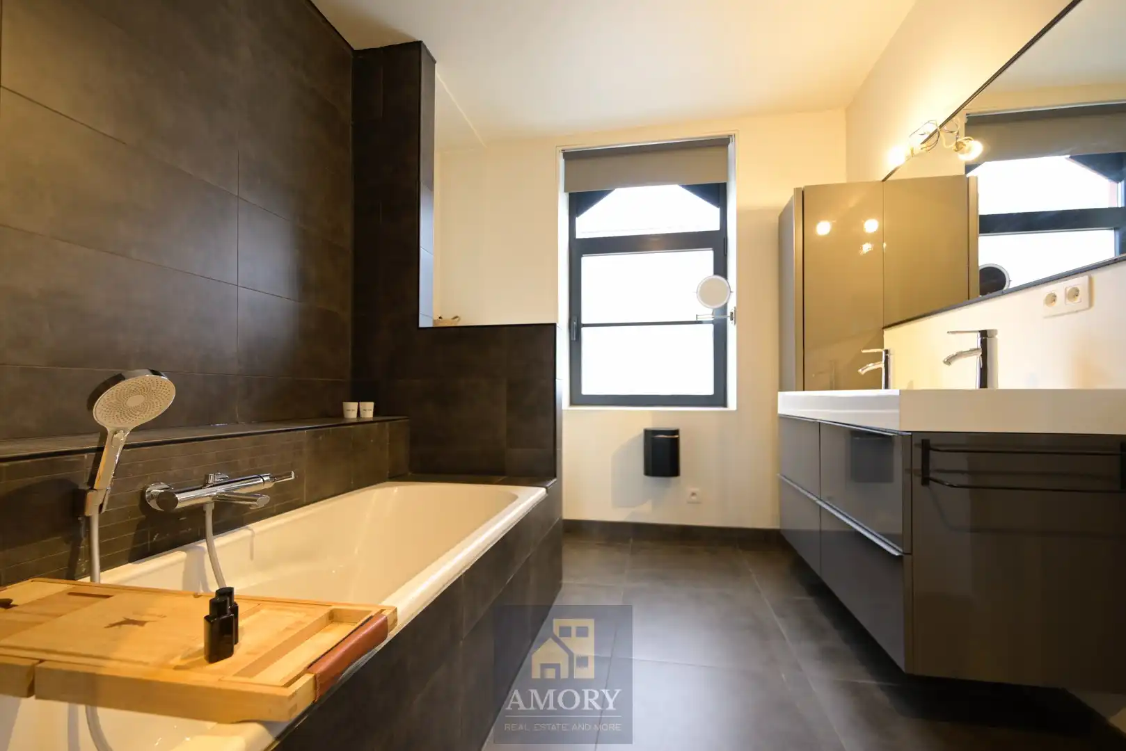 Ruime, gerenoveerde gezinswoning in Gavere foto 27