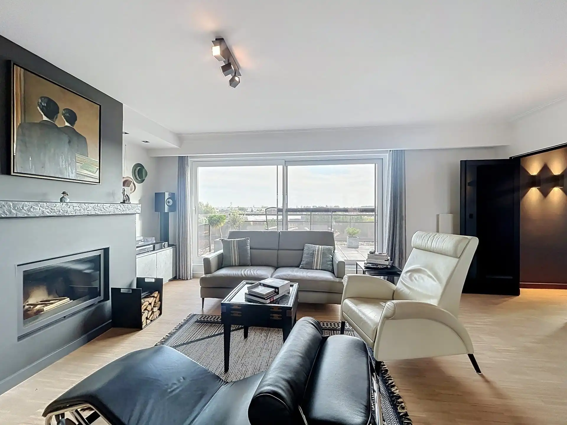 Luxueus 2 slaapkamer appartement met terras 30m² foto 2