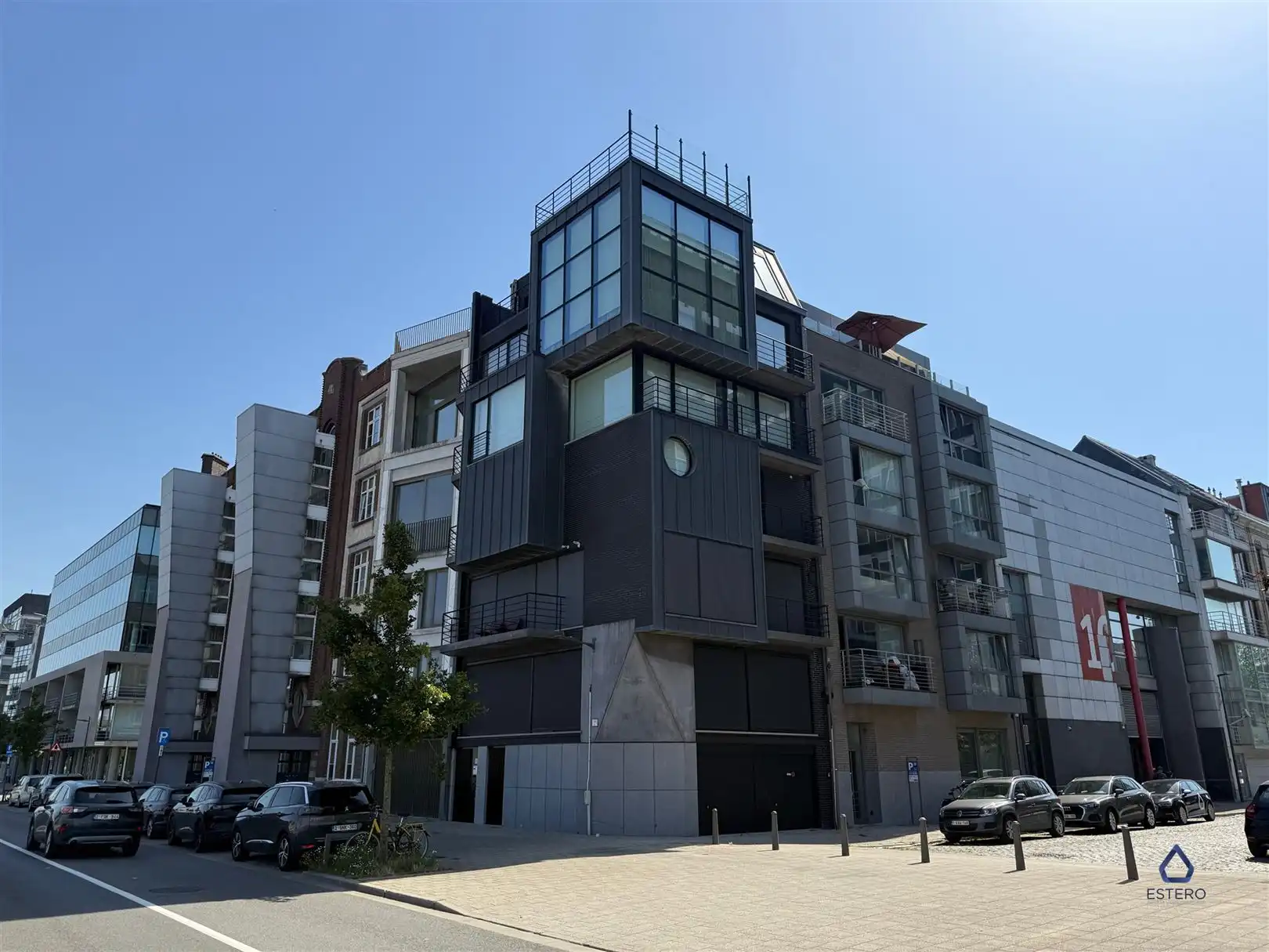 Uniek 2slpk appartement met gezellige binnenkoer foto {{pictureIndex}}