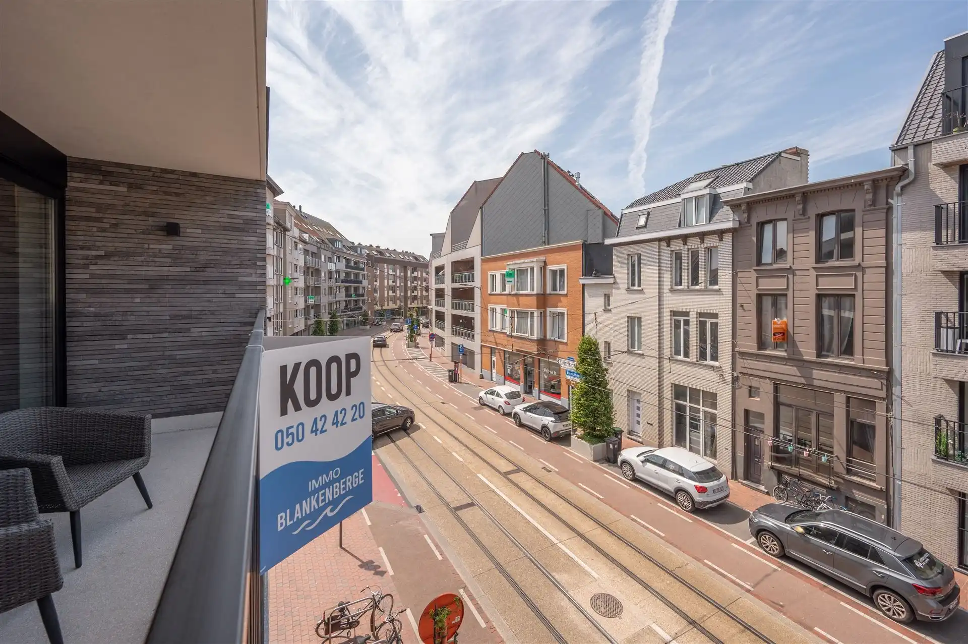 Gemeubeld appartement met 2 slaapkamers en ruim terras. foto 4