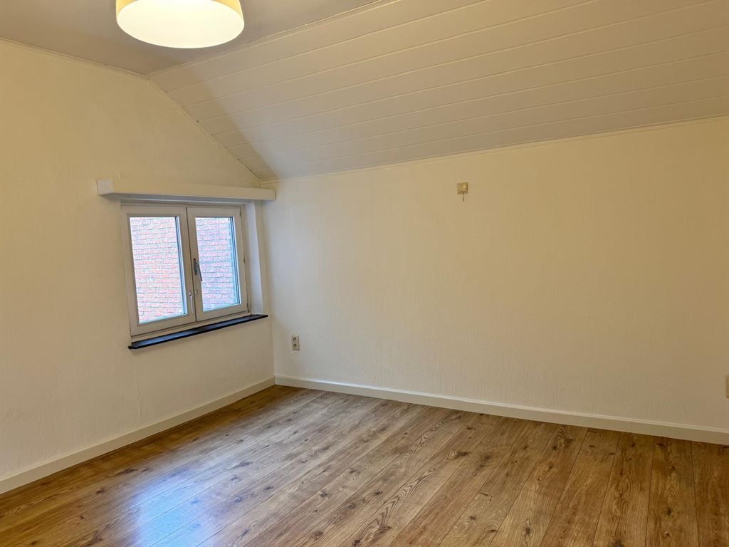 Half-vrijstaande woning met 3 slaapkamers foto 20