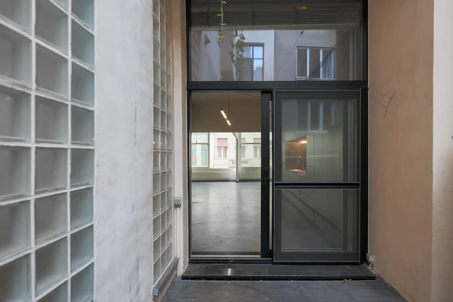 Uniek appartement met loftgevoel en terras foto 15