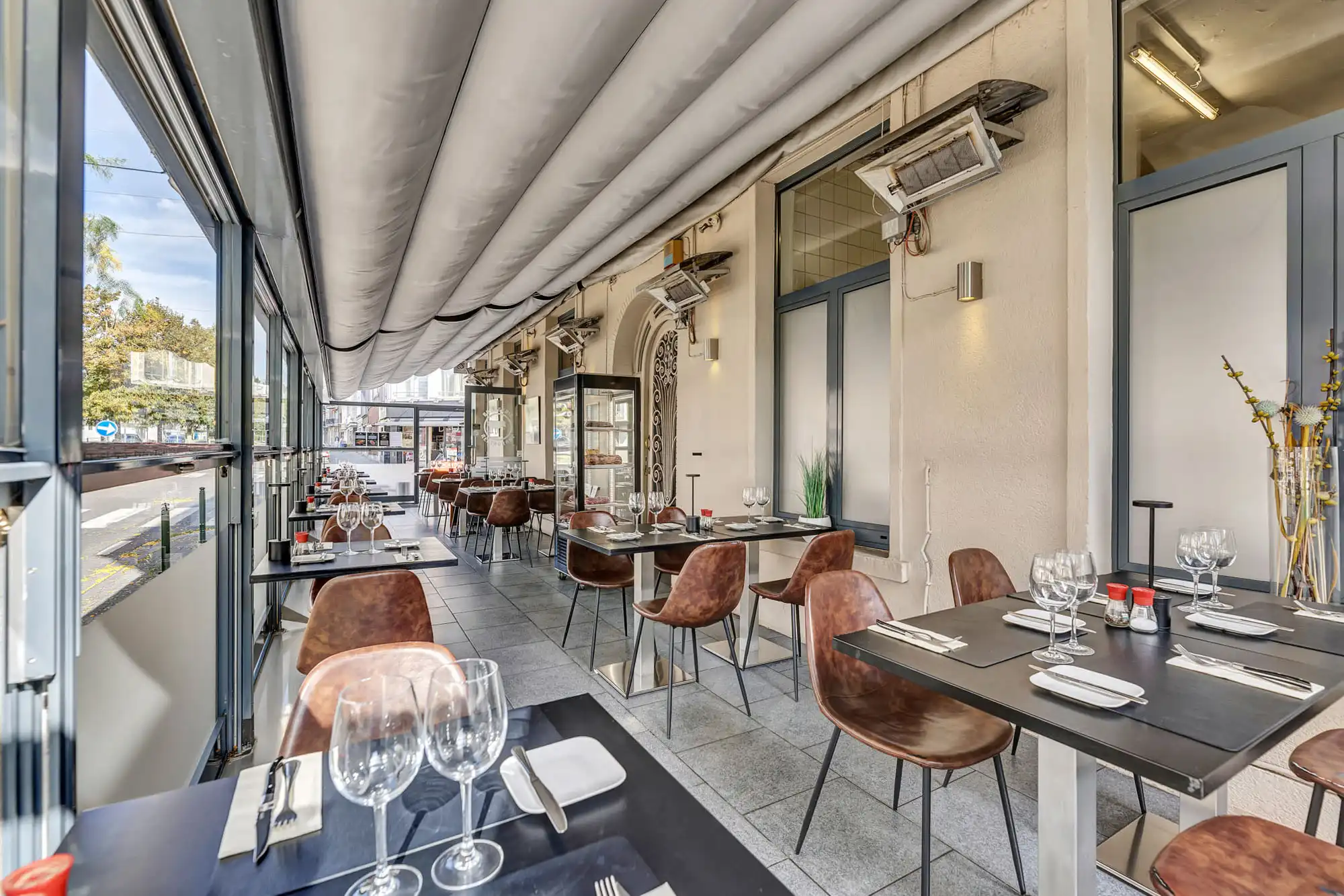 Gewaardeerd restaurant/handelspand met appartementen foto 7