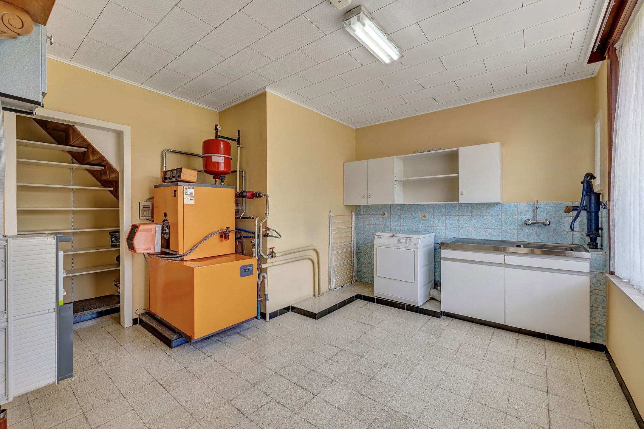 Statige villa op ruim perceel te Sint-Martens-Leerne (Deinze) foto 9
