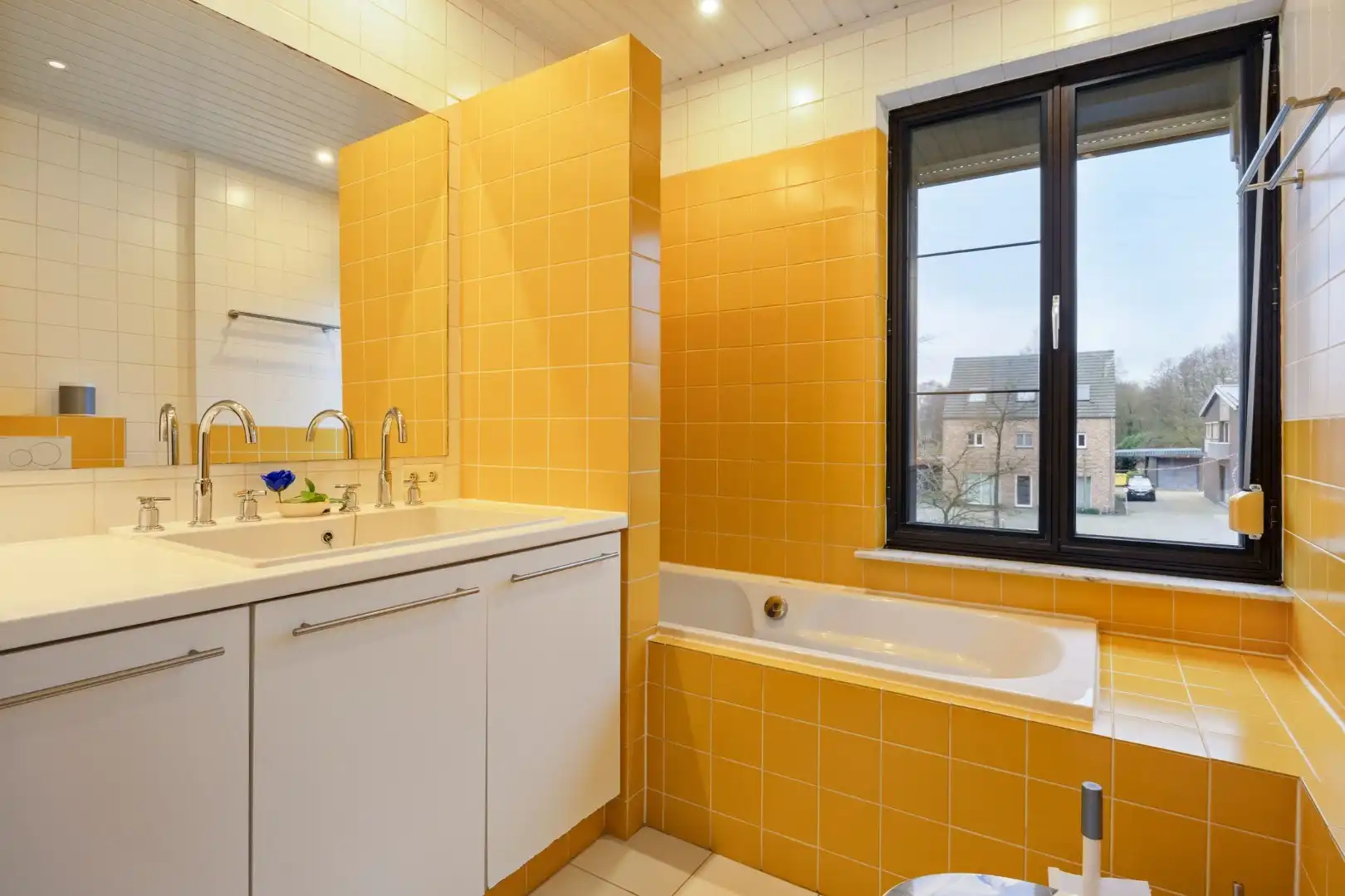 Ruim ingedeelde woning met 4 slpks op een mooi perceel van 21 are met achterliggend groen. foto 17