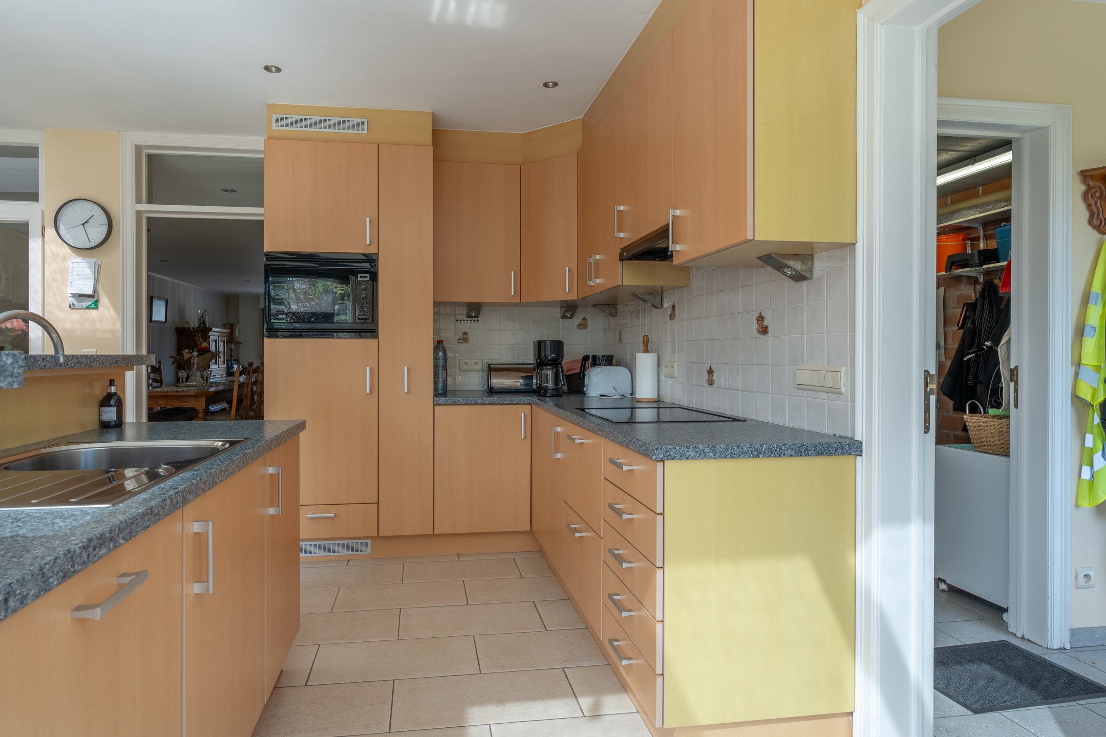 Gunstig gelegen woning (2003) op mooi perceel van 529 m² foto 11