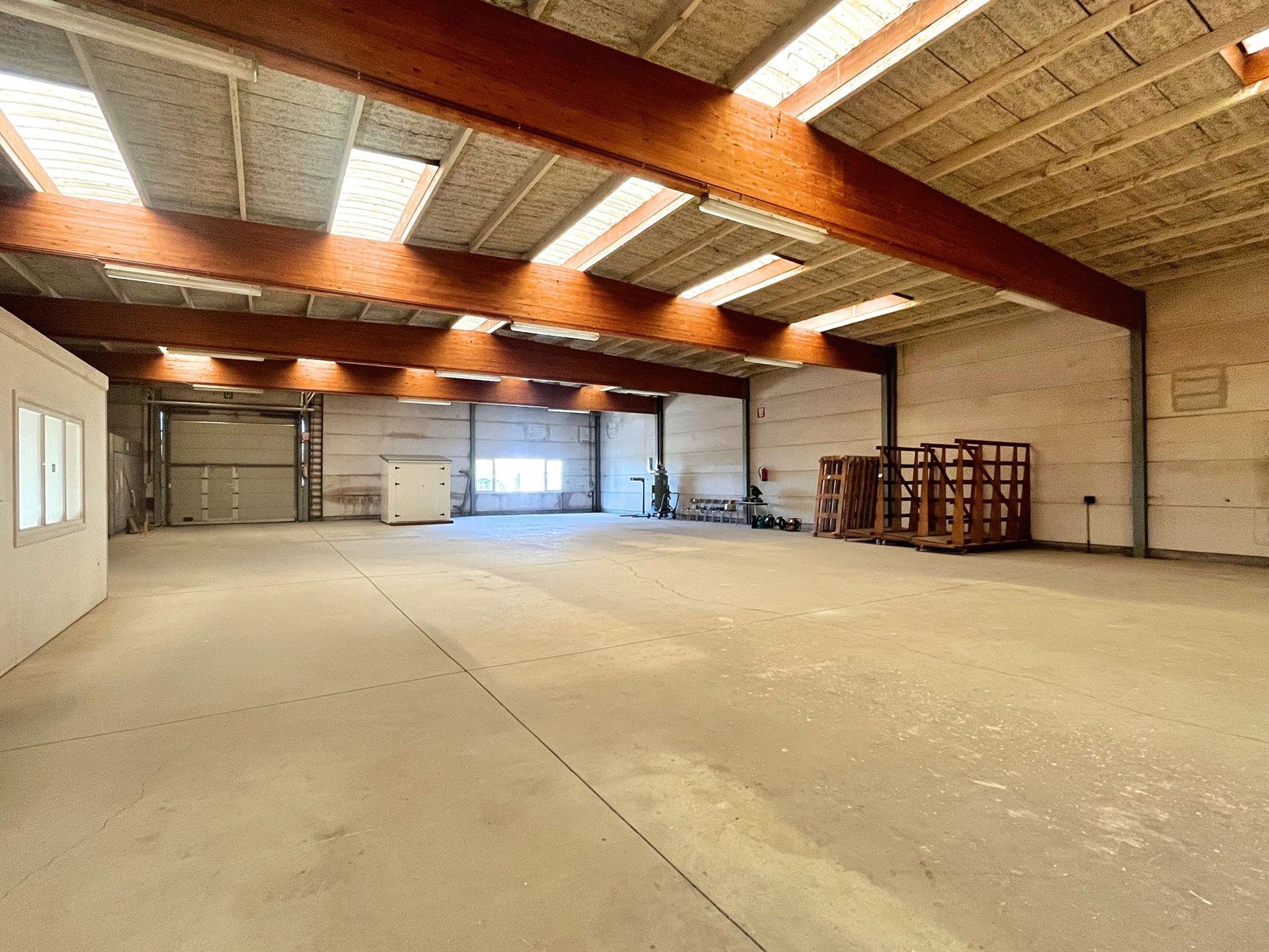Gebruiksklare loods/atelier in het industriepark van Knokke foto 7