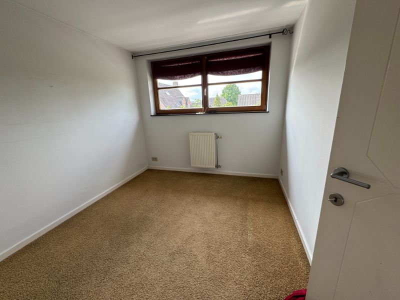 TE HUUR villa in rustige buurt foto 23