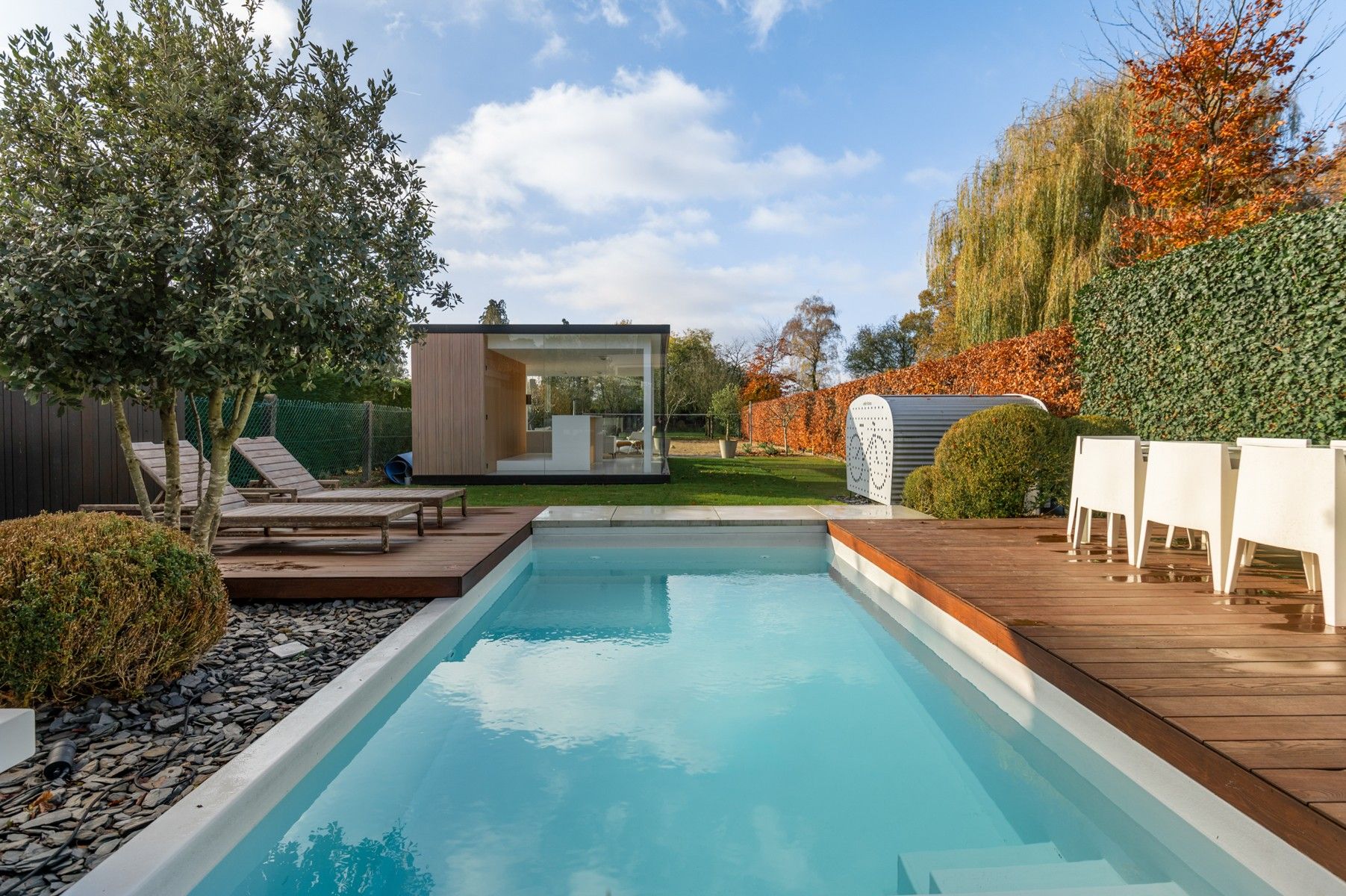 Zeer moderne woning met hoogwaardig afgewerkte binnen- en buitenruimte. foto 15