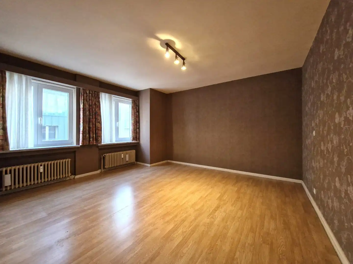 OPENDEURDAG 1/05/2026, 9:30 tot 12:00. Groot hoekappartement met open zicht over de markt te Blankenberge foto 11